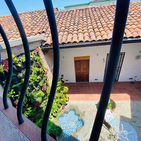 Hotel Casa Bresse Кали Екстериор снимка