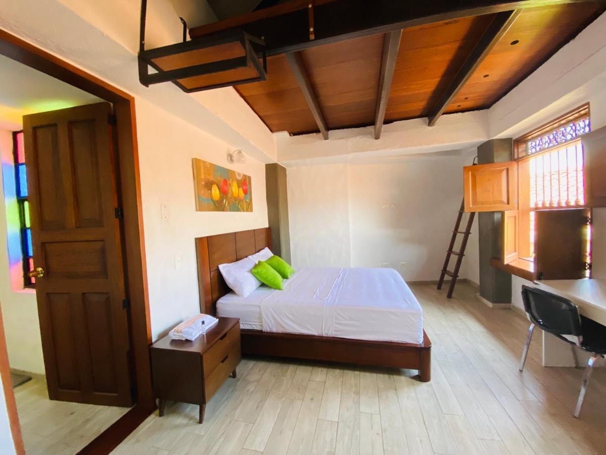 Hotel Casa Bresse Кали Екстериор снимка