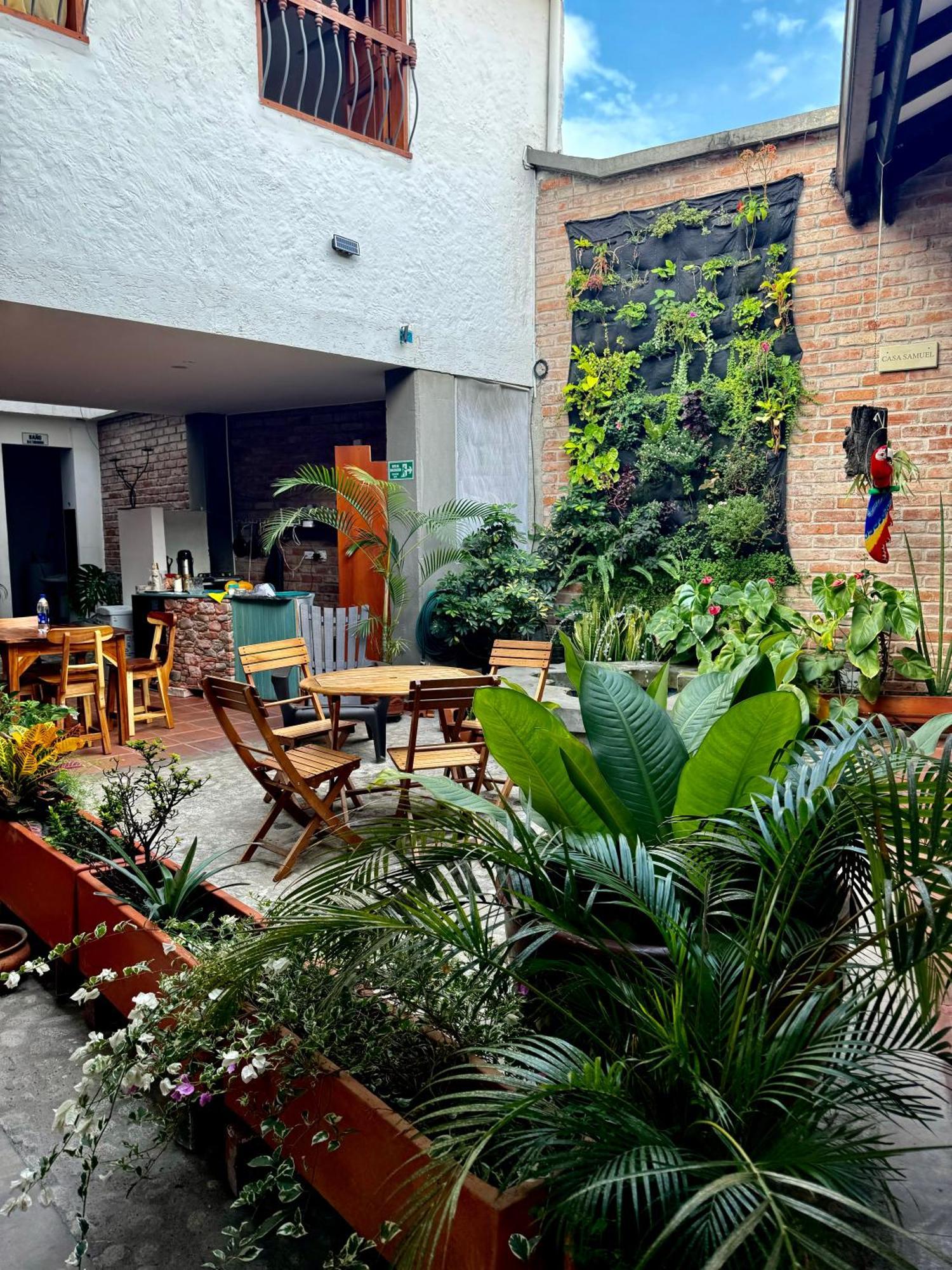 Hotel Casa Bresse Кали Екстериор снимка